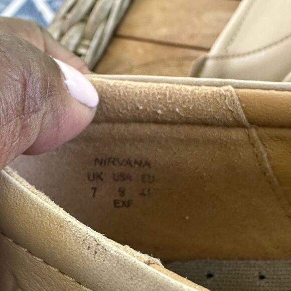 Earth Taupe Calla PerforatedLeather Peep-toe Slingback Sandal 7.5 - Picture 9 of 9